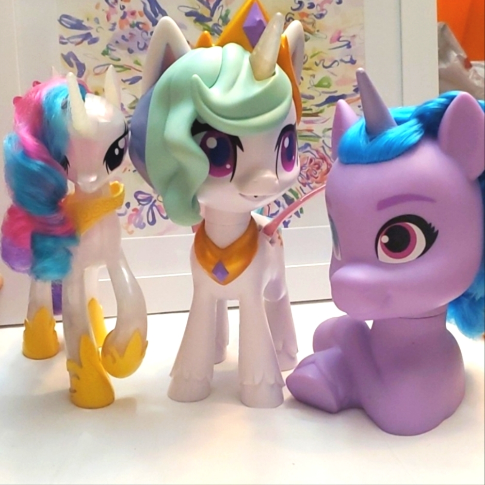 : My Little Pony Izzy Moonbow Styling head, magical kiss & glitter and glow